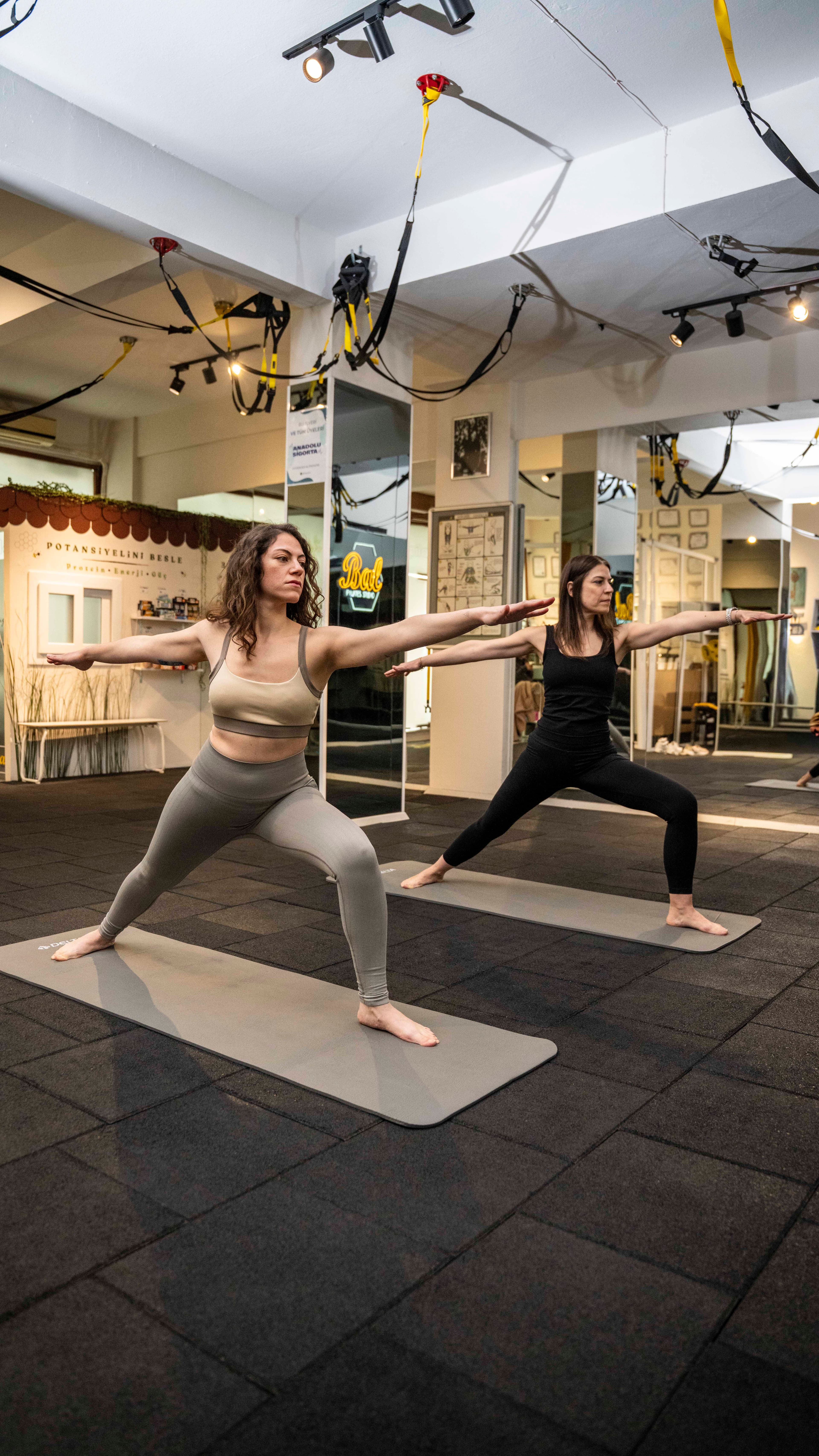Bal Studio'da yoga dersi