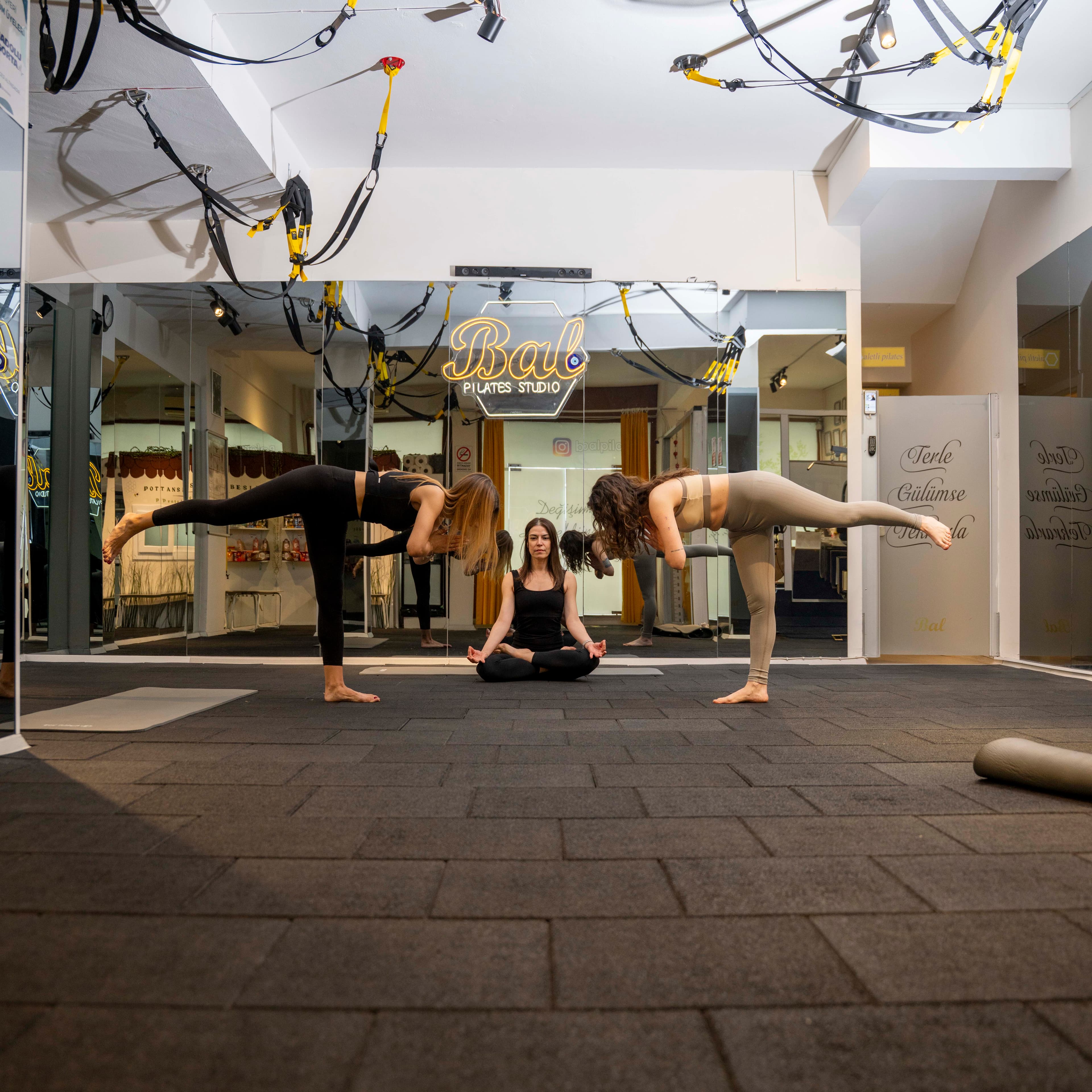 Yoga dersinden başka bir kare
